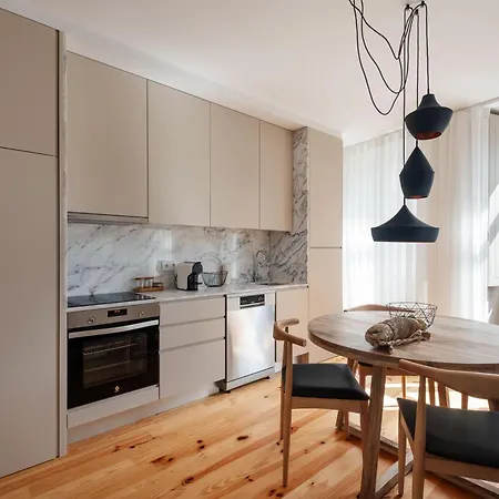 Stylish In Center Apartment