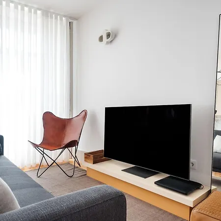 Apartment Stylish In Center